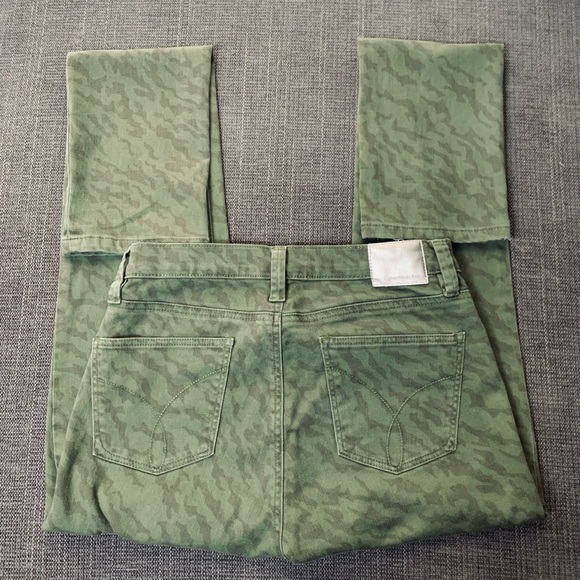 Calvin Klein Ultimate Skinny Winterberry Camo & Green Camo Jeans - Set of 2 - Picture 13 of 16